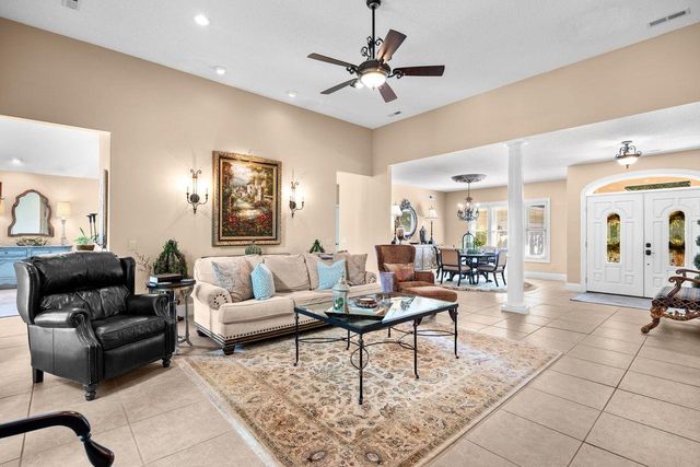 815 Bentley Ln., North Myrtle Beach, SC 29582