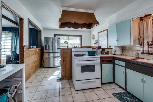 5732 Monterrey Drive, Fort Worth, TX 76112