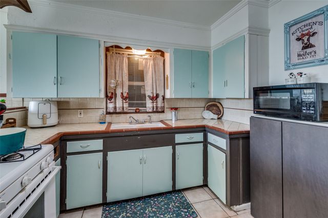 5732 Monterrey Drive, Fort Worth, TX 76112