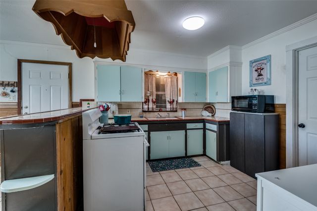 5732 Monterrey Drive, Fort Worth, TX 76112