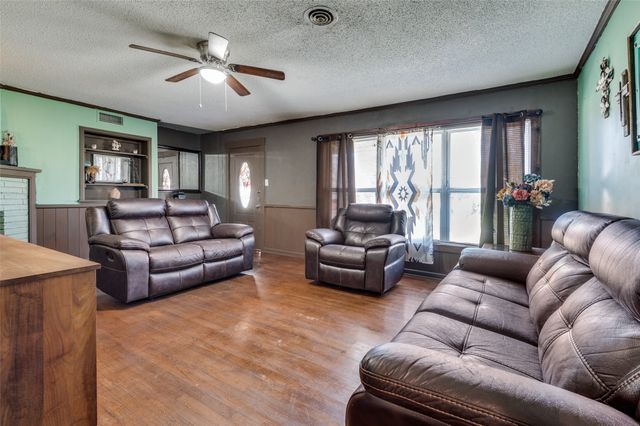 5732 Monterrey Drive, Fort Worth, TX 76112