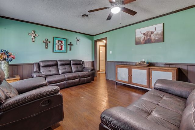 5732 Monterrey Drive, Fort Worth, TX 76112