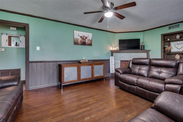 5732 Monterrey Drive, Fort Worth, TX 76112