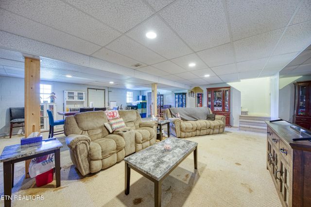 2215 Island Blvd, Sevierville, TN 37876