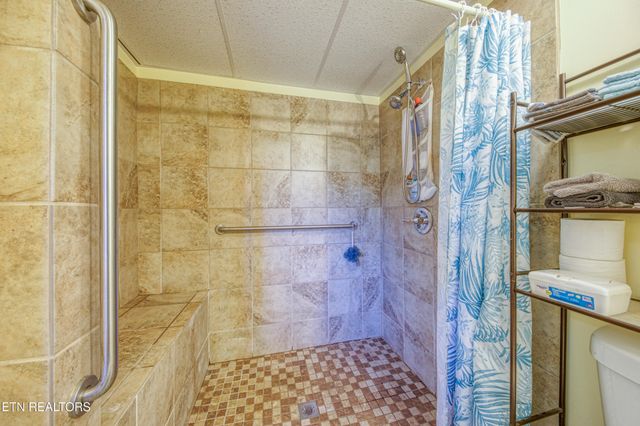 2215 Island Blvd, Sevierville, TN 37876