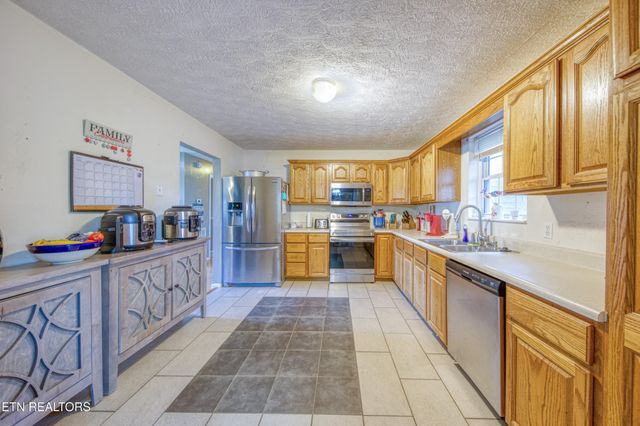 2215 Island Blvd, Sevierville, TN 37876