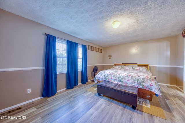 2215 Island Blvd, Sevierville, TN 37876