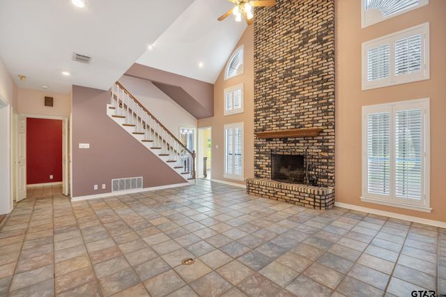 11822 County Road 283 E, Whitehouse, TX 75791