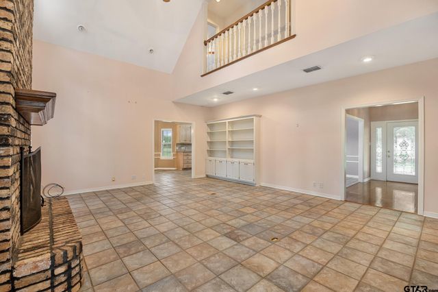 11822 County Road 283 E, Whitehouse, TX 75791