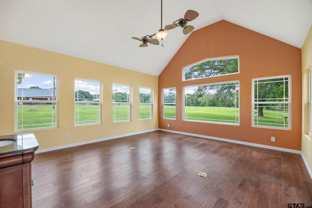 11822 County Road 283 E, Whitehouse, TX 75791