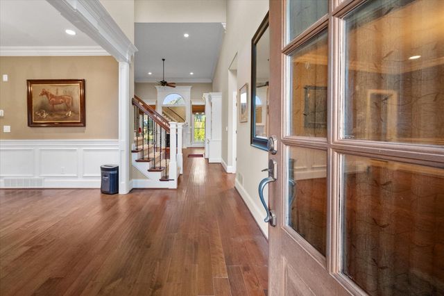 607 Locust Creek Boulevard, Louisville, KY 40245