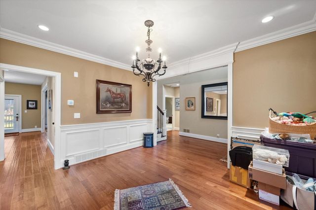 607 Locust Creek Boulevard, Louisville, KY 40245