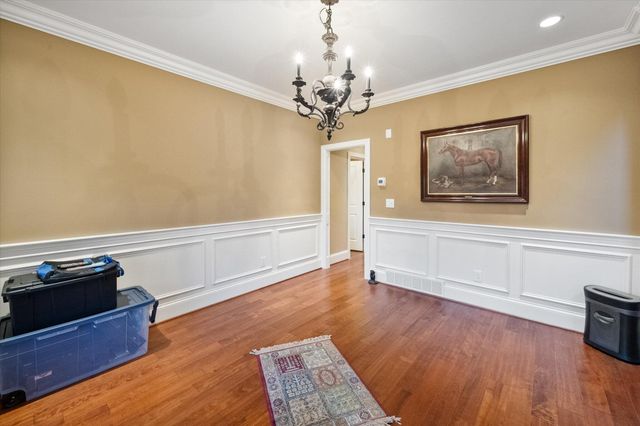 607 Locust Creek Boulevard, Louisville, KY 40245