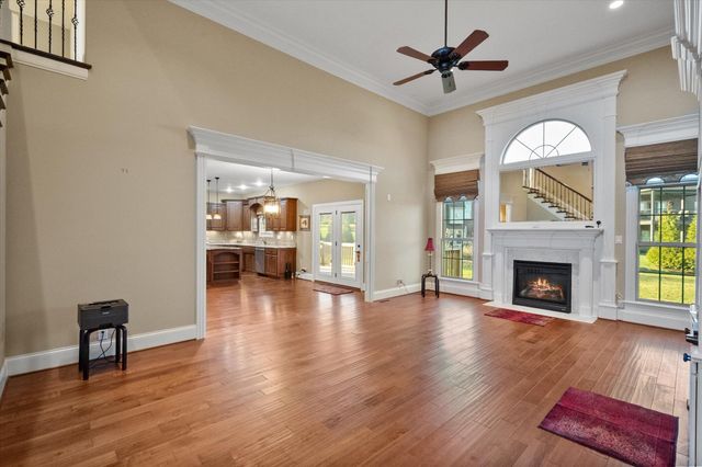 607 Locust Creek Boulevard, Louisville, KY 40245