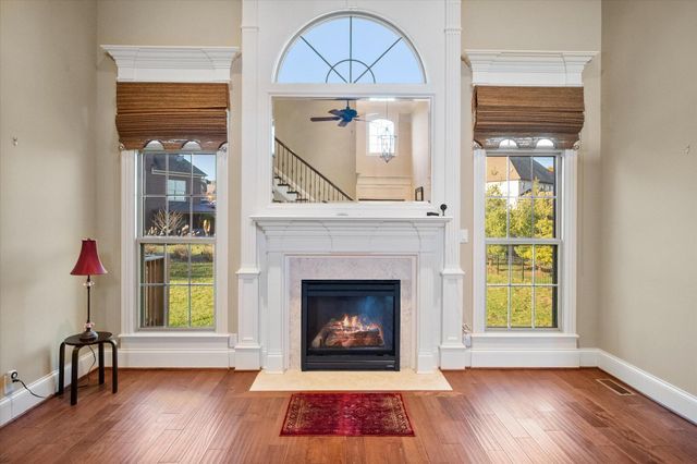 607 Locust Creek Boulevard, Louisville, KY 40245