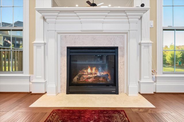 607 Locust Creek Boulevard, Louisville, KY 40245