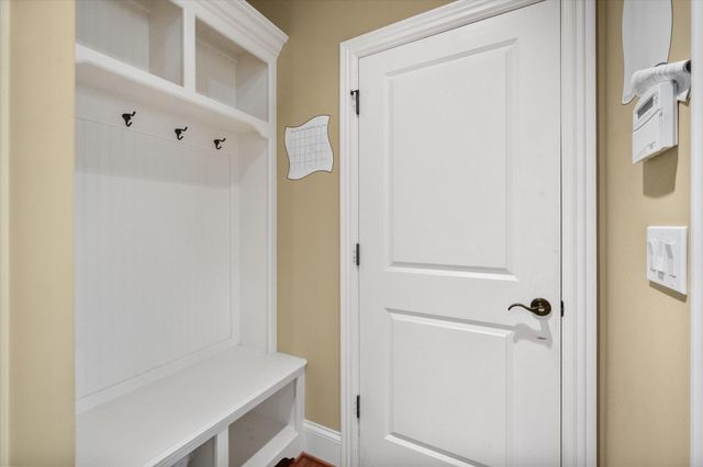 607 Locust Creek Boulevard, Louisville, KY 40245