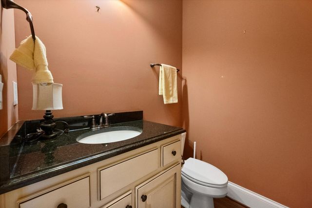 607 Locust Creek Boulevard, Louisville, KY 40245