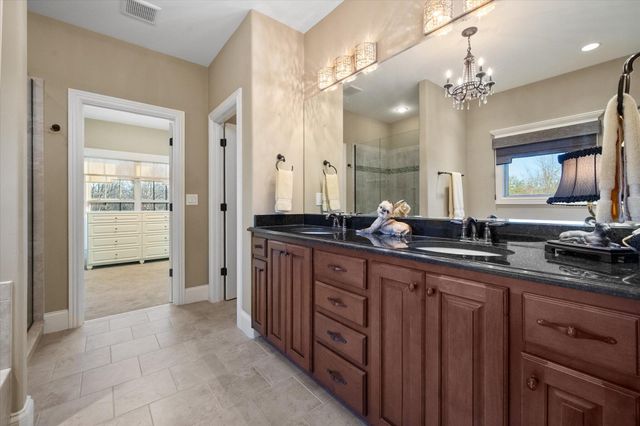 607 Locust Creek Boulevard, Louisville, KY 40245