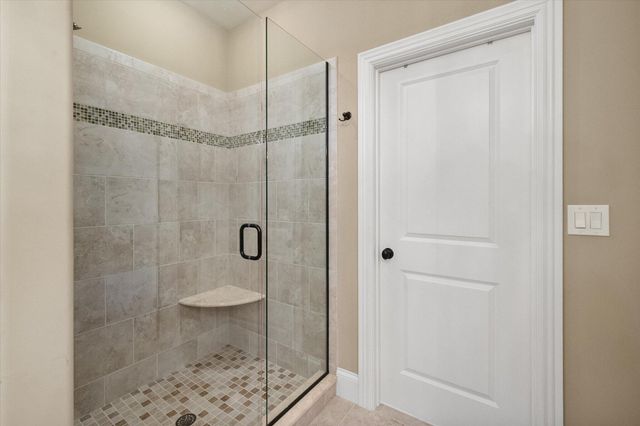 607 Locust Creek Boulevard, Louisville, KY 40245