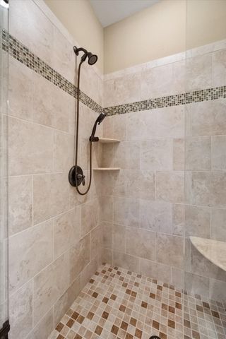 607 Locust Creek Boulevard, Louisville, KY 40245