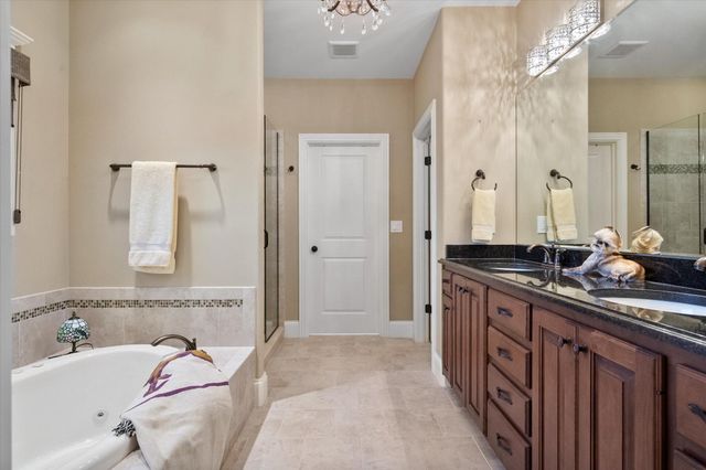 607 Locust Creek Boulevard, Louisville, KY 40245