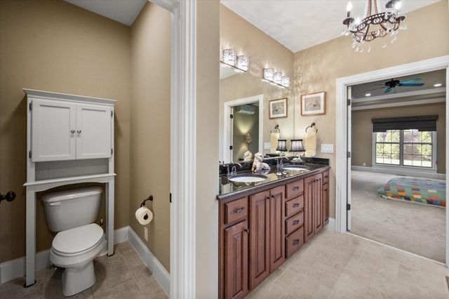 607 Locust Creek Boulevard, Louisville, KY 40245