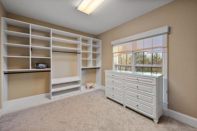 607 Locust Creek Boulevard, Louisville, KY 40245