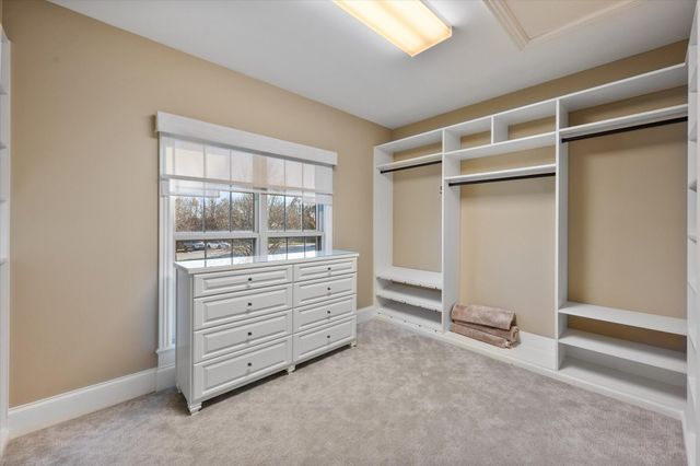 607 Locust Creek Boulevard, Louisville, KY 40245