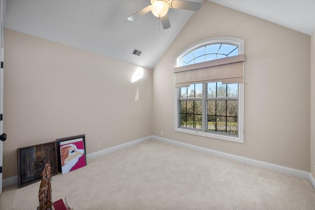 607 Locust Creek Boulevard, Louisville, KY 40245