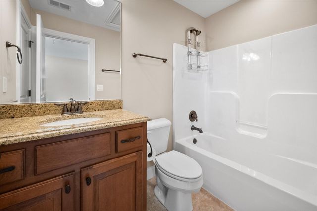 607 Locust Creek Boulevard, Louisville, KY 40245