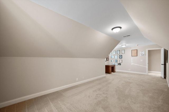 607 Locust Creek Boulevard, Louisville, KY 40245