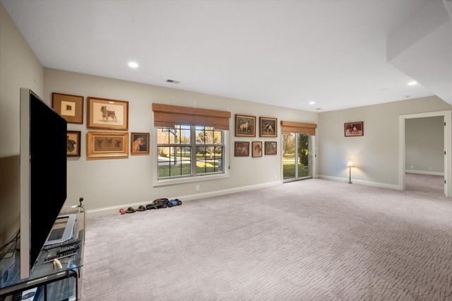 607 Locust Creek Boulevard, Louisville, KY 40245