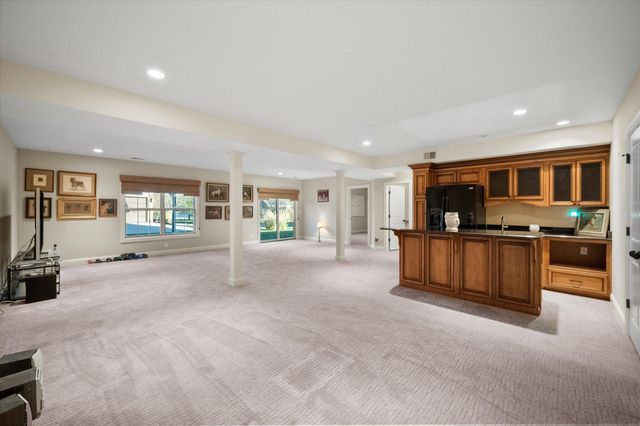 607 Locust Creek Boulevard, Louisville, KY 40245