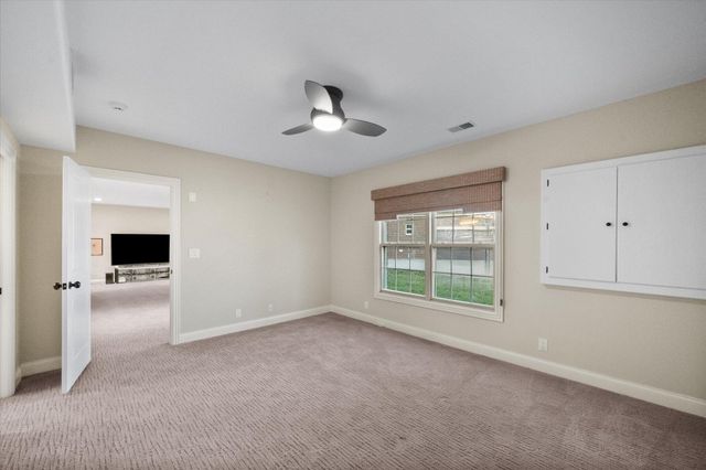 607 Locust Creek Boulevard, Louisville, KY 40245