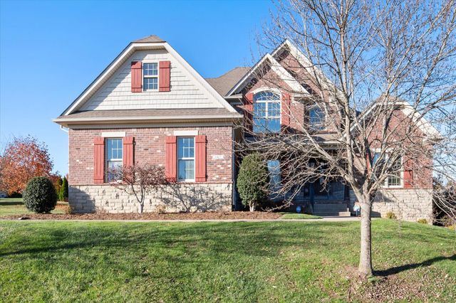 607 Locust Creek Boulevard, Louisville, KY 40245