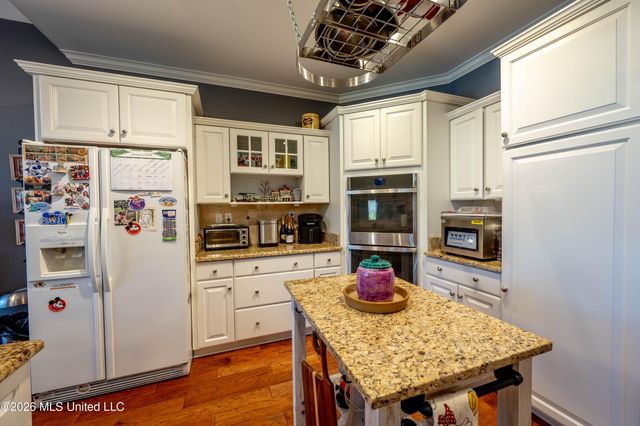 1290 S Robertson Road, Hernando, MS 38632