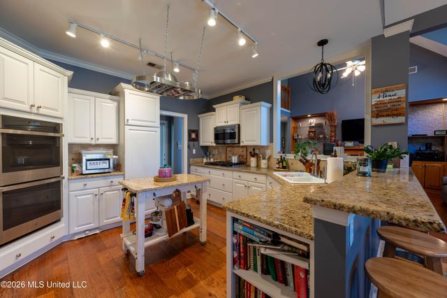1290 S Robertson Road, Hernando, MS 38632