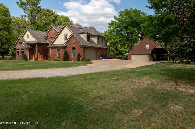 1290 S Robertson Road, Hernando, MS 38632