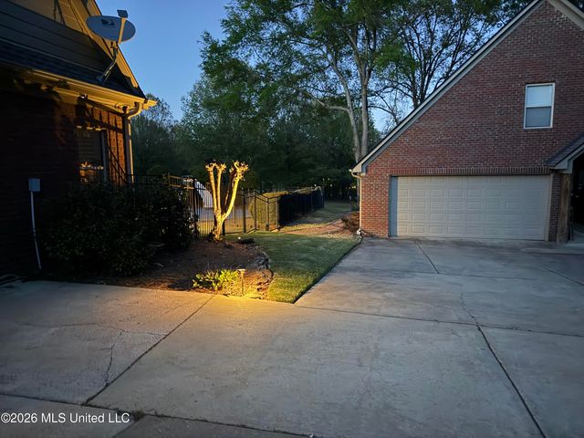 1290 S Robertson Road, Hernando, MS 38632