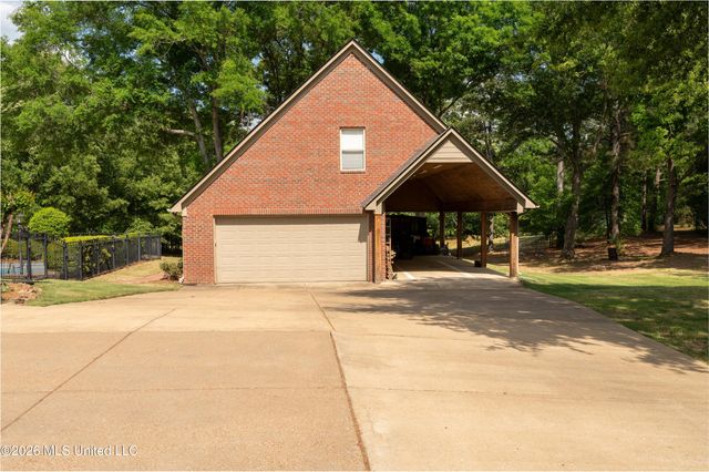 1290 S Robertson Road, Hernando, MS 38632