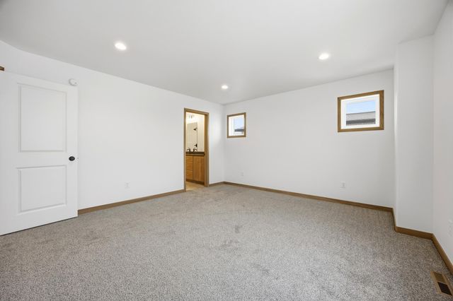 8359 61st Street S, Horace, ND 58047
