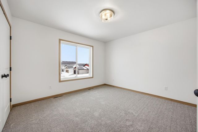 8359 61st Street S, Horace, ND 58047