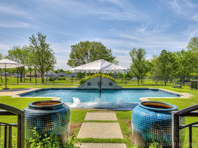 3306 W 68th Street, Tulsa, OK 74132