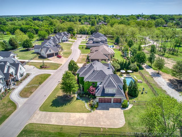 3306 W 68th Street, Tulsa, OK 74132