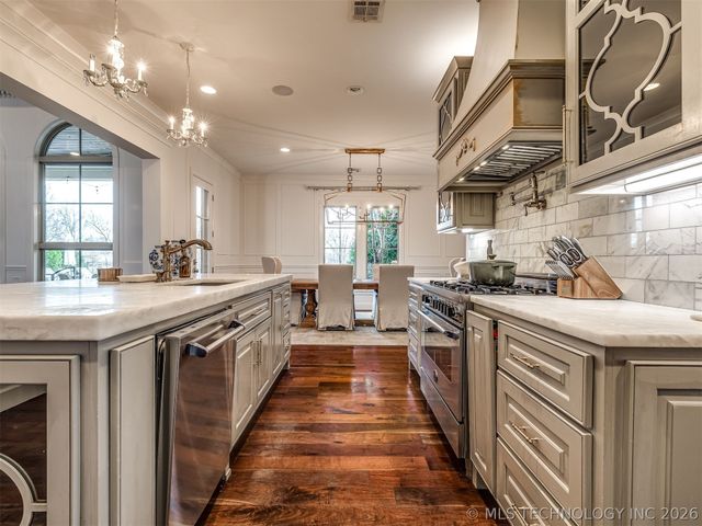 3306 W 68th Street, Tulsa, OK 74132