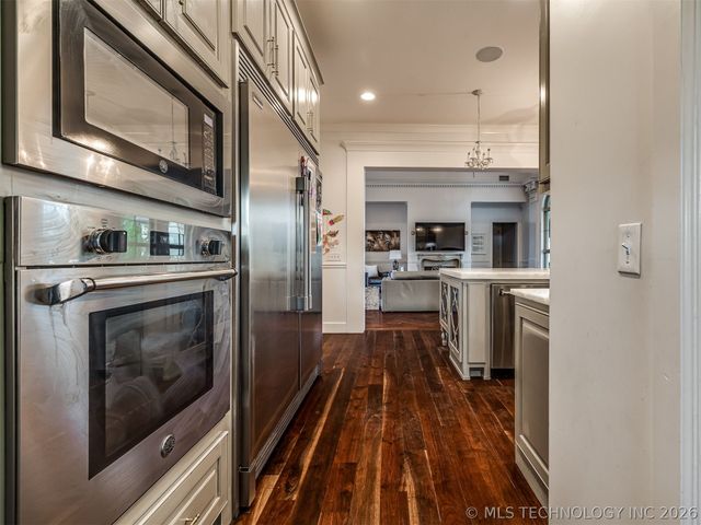 3306 W 68th Street, Tulsa, OK 74132