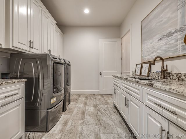 3306 W 68th Street, Tulsa, OK 74132
