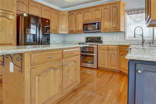 190 Baywatch Circle, Fayetteville, GA 30215