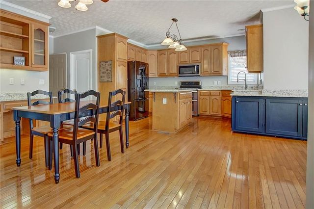 190 Baywatch Circle, Fayetteville, GA 30215